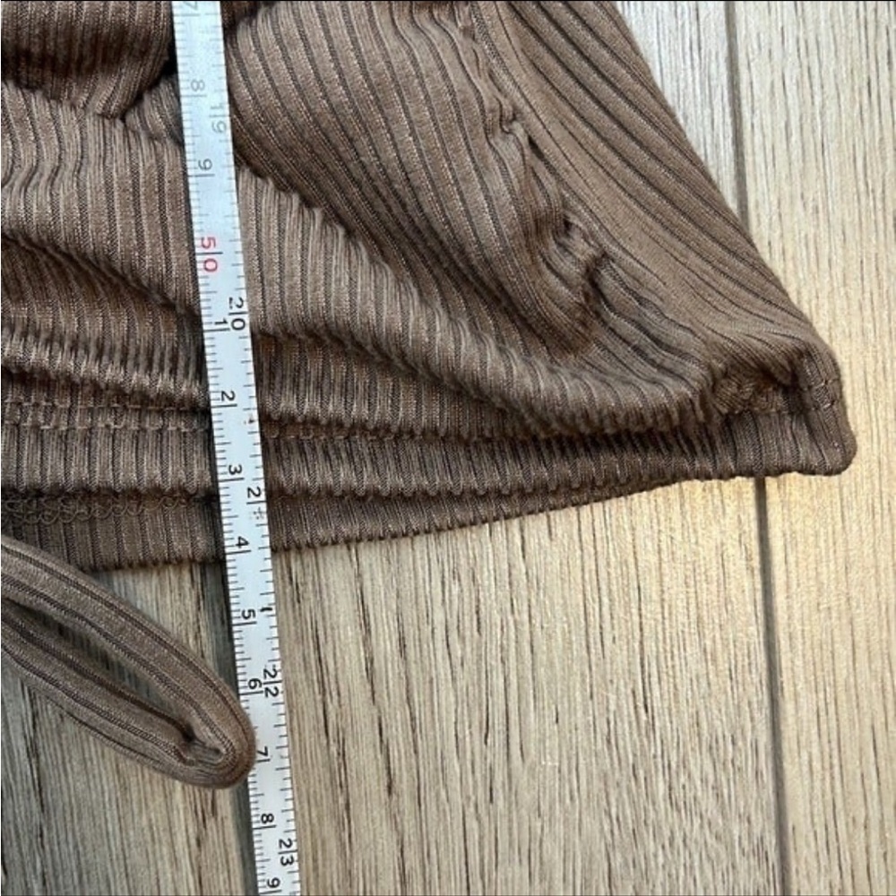 Bwear Ruched Front Tan Top Size M - Picture 9 of 9